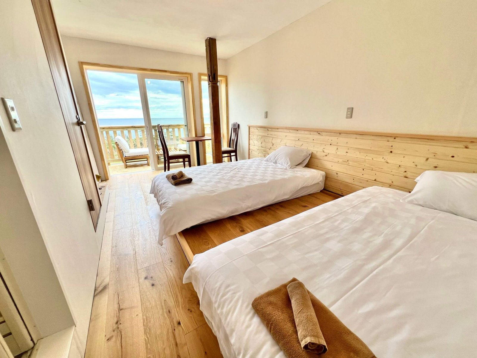 Deluxe Panoramic Ocean Twin Room